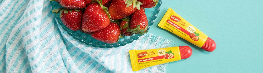 Carmex Moisturizing Lip BalmStrawberry Tube SPF15